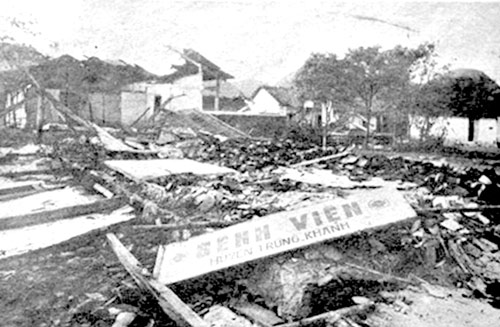 Bệnh viện huyện Trùng Khánh, Cao Bằng bị quân Trung Quốc tàn phá tháng 2.1979 - Ảnh: Tư liệu