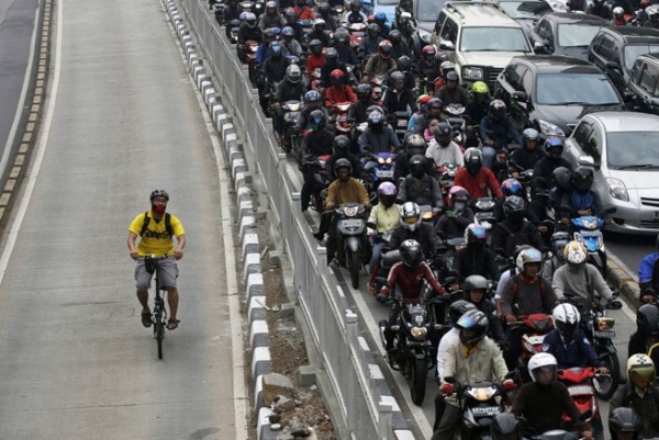 Tắc đường ở Jakarta, Indonesia - Ảnh: Reuters.